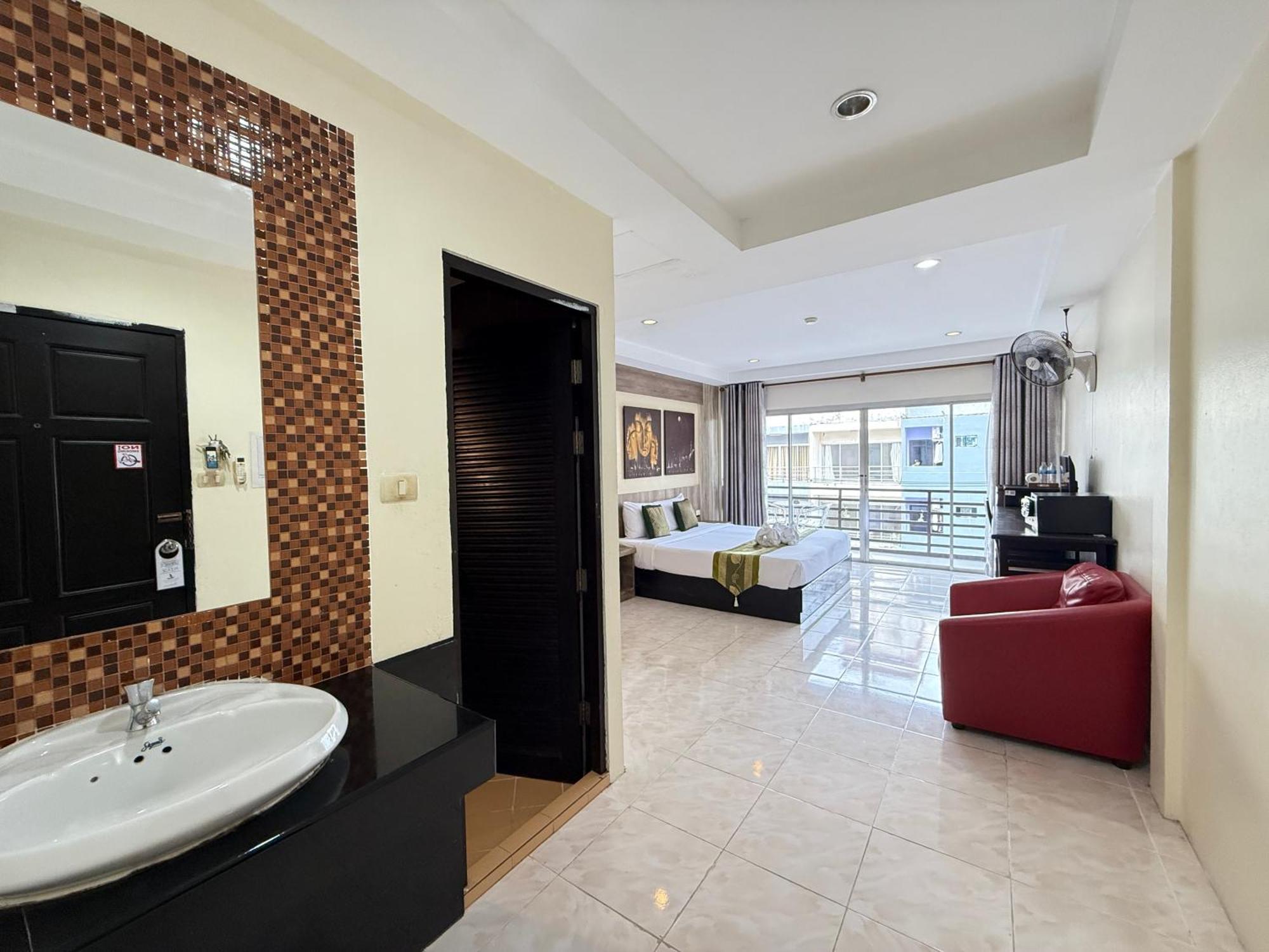 Thai Classic House Patong Esterno foto